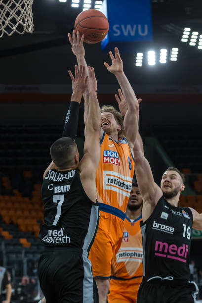 总身价高达 总身价高达