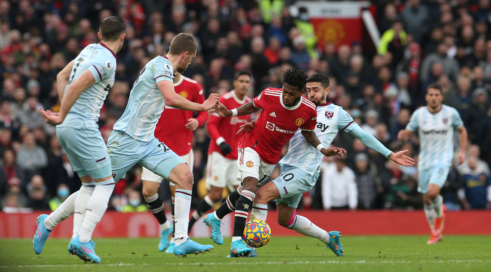 不断敲击巨 不断敲击巨