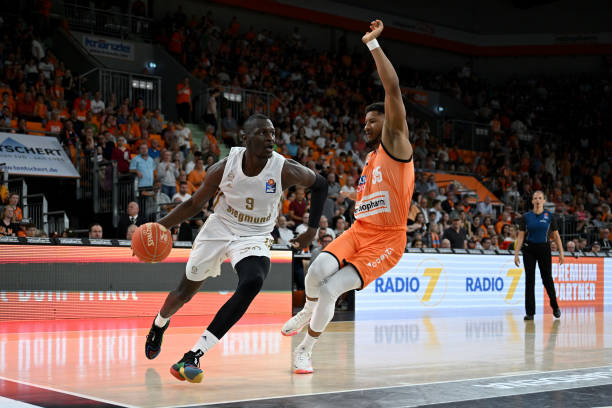 在面对强劲 在面对强劲